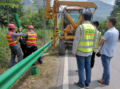 公路波形护栏的安装作业应该注意的事项