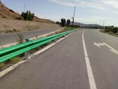 安徽高速公路波形护栏板——生命的防护栏