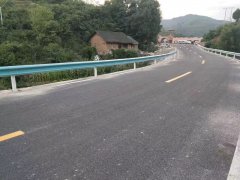 安徽乡村公路安装波形护栏板能满足村民安全出行